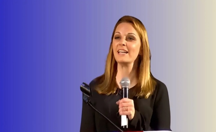 Julie Green Career