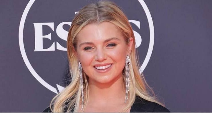 Anna Leigh Waters Monthly Salary